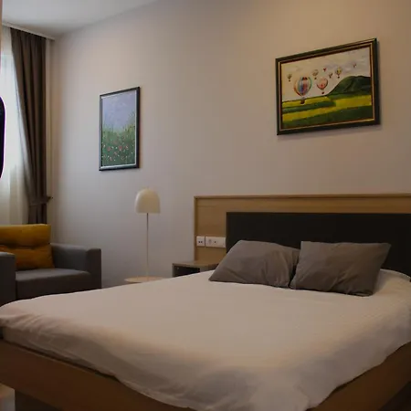 Md Apartmants アパート ヴルシャツ